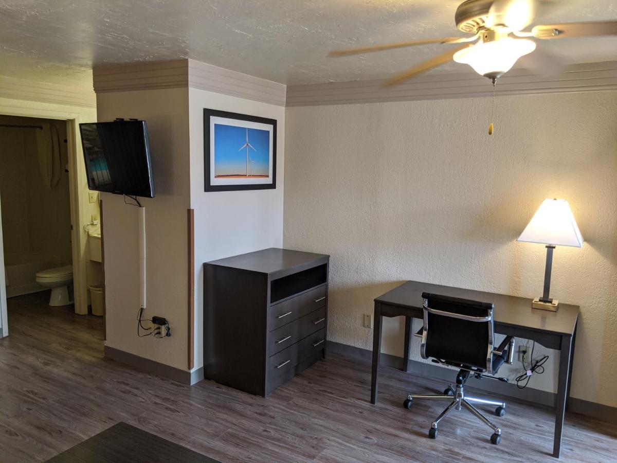 Atrium Inn Fort Stockton Exteriör bild